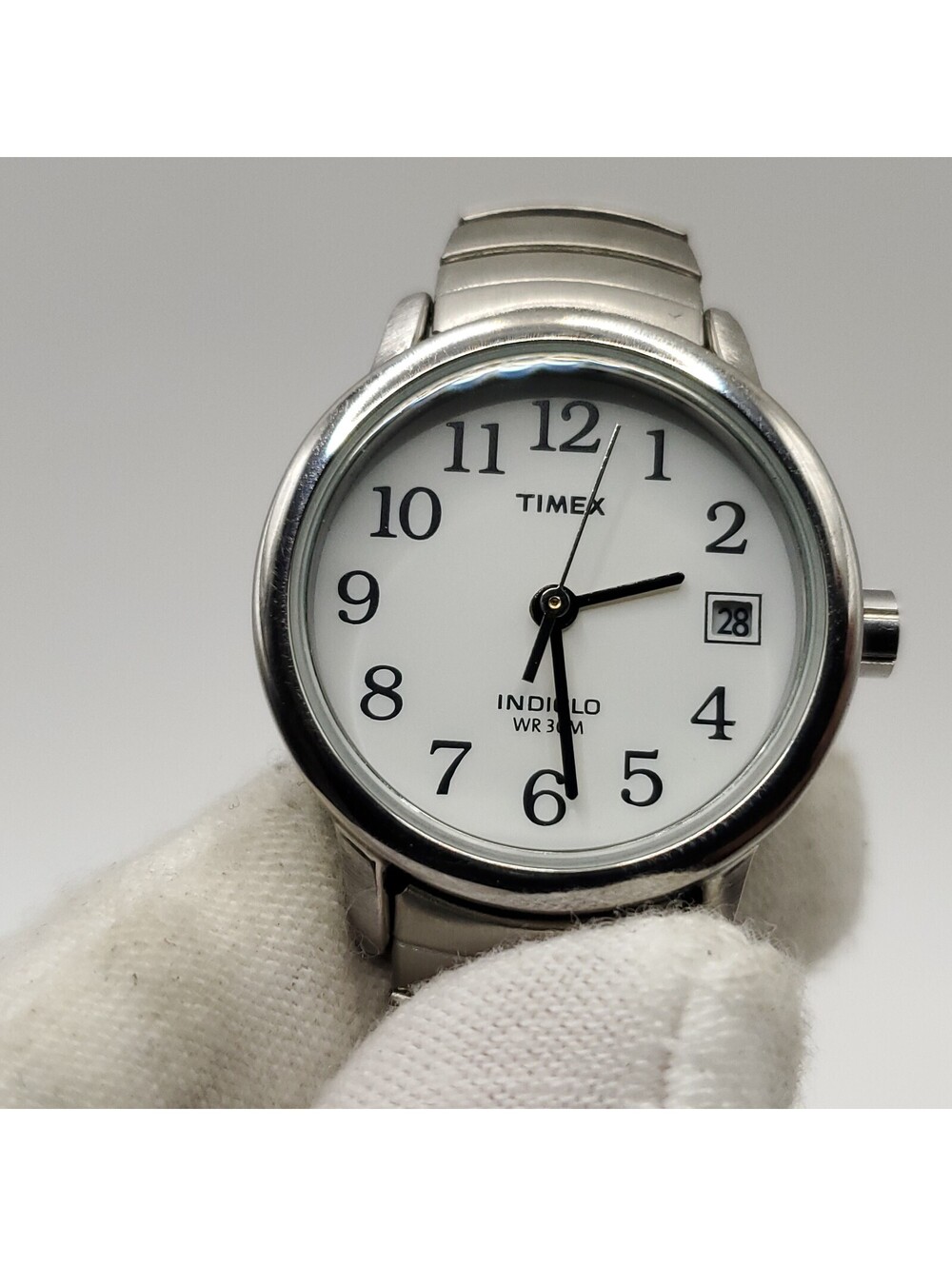 Timex Indiglo White Date Dial Womens Watch 25mm Silver Stretch Band New Battery - Picture 8 of 15